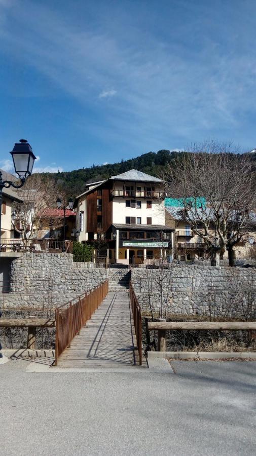 Auberge Roche Grande Entraunes Zewnętrze zdjęcie