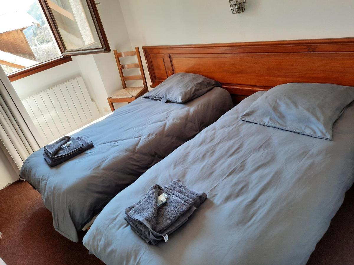 Auberge Roche Grande Entraunes Zewnętrze zdjęcie